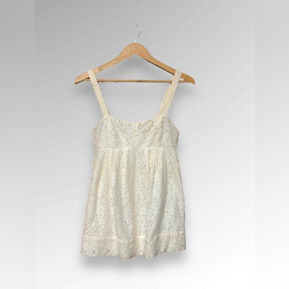 Tops - Ivory Lace Zip Back Halter Top Small Twenty One
